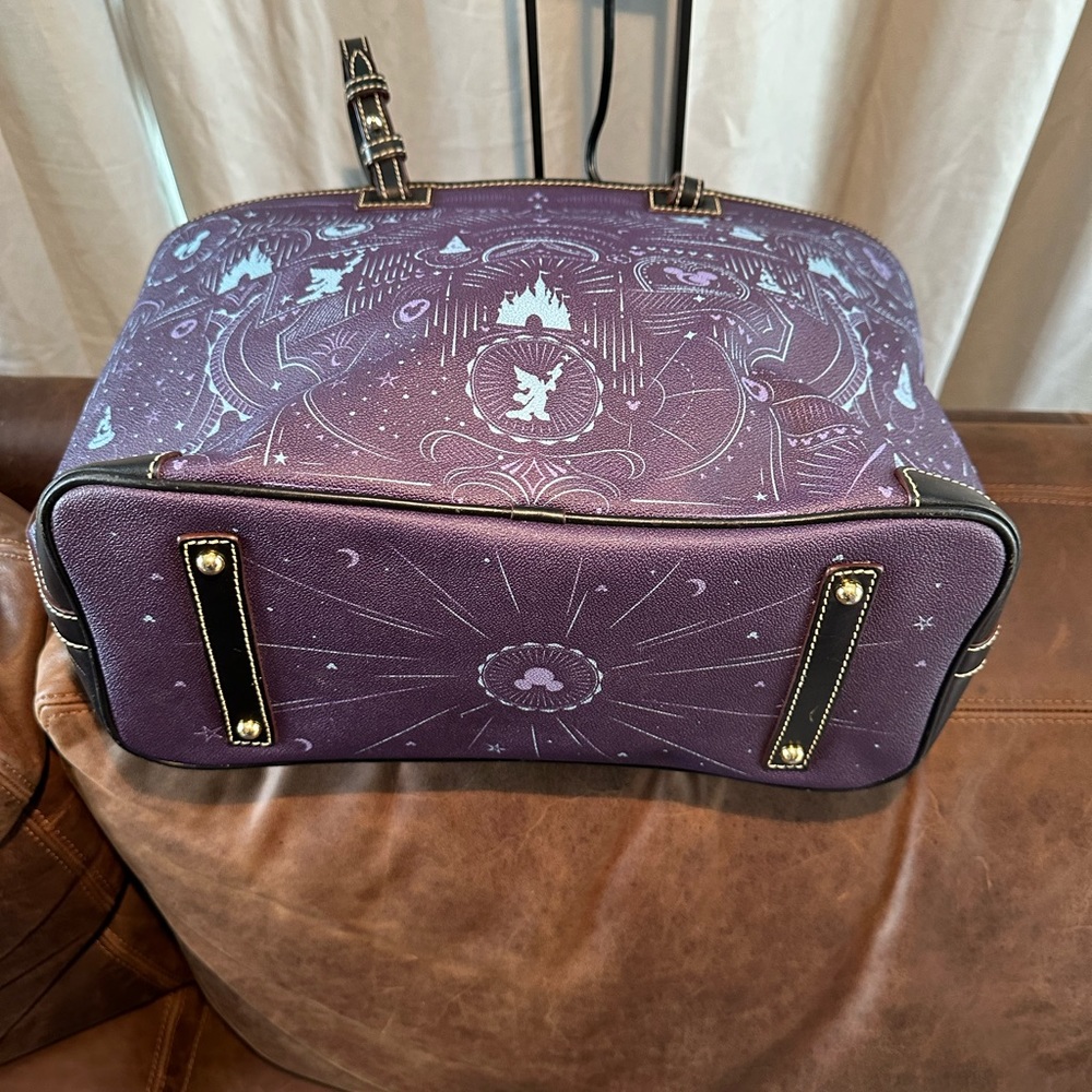 DISNEY DOONEY & BURKE 2017 park bag - Picture 5 of 15